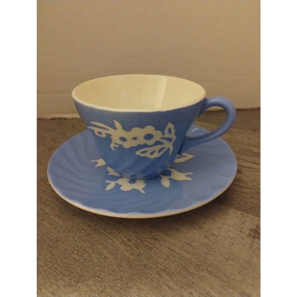 Cameo Ware Cup and Saucer Or Bread & Butter 6" Harker Pottery Company U.S.A. - Picture 1 of 6